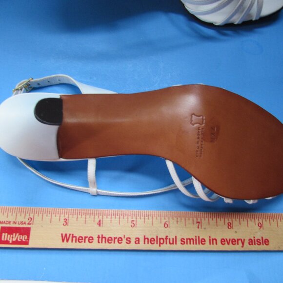 Stylish Amalfi by Rangoni White Sandal Style Shoes Never Worn - Picture 9 of 9